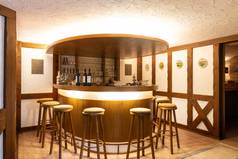 Bar im Keller
