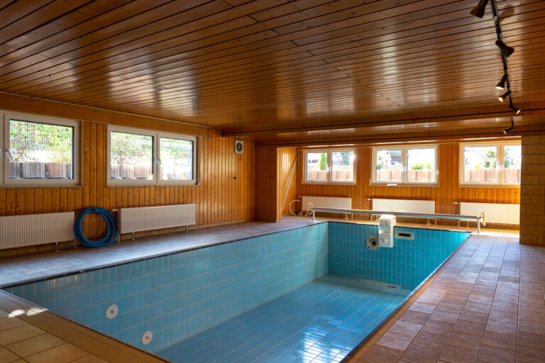 Schwimmhalle