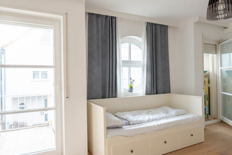 Zimmer II mit Balkon