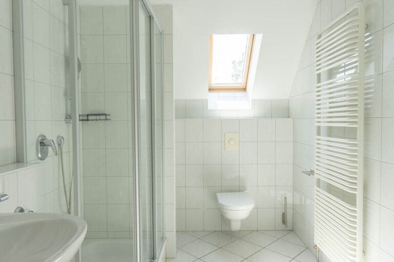 Bad zu Kinderzimmer