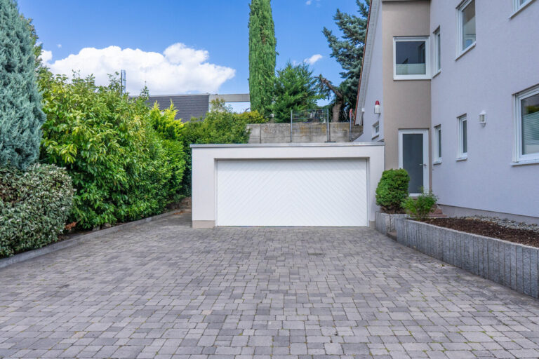 Garage/Hof